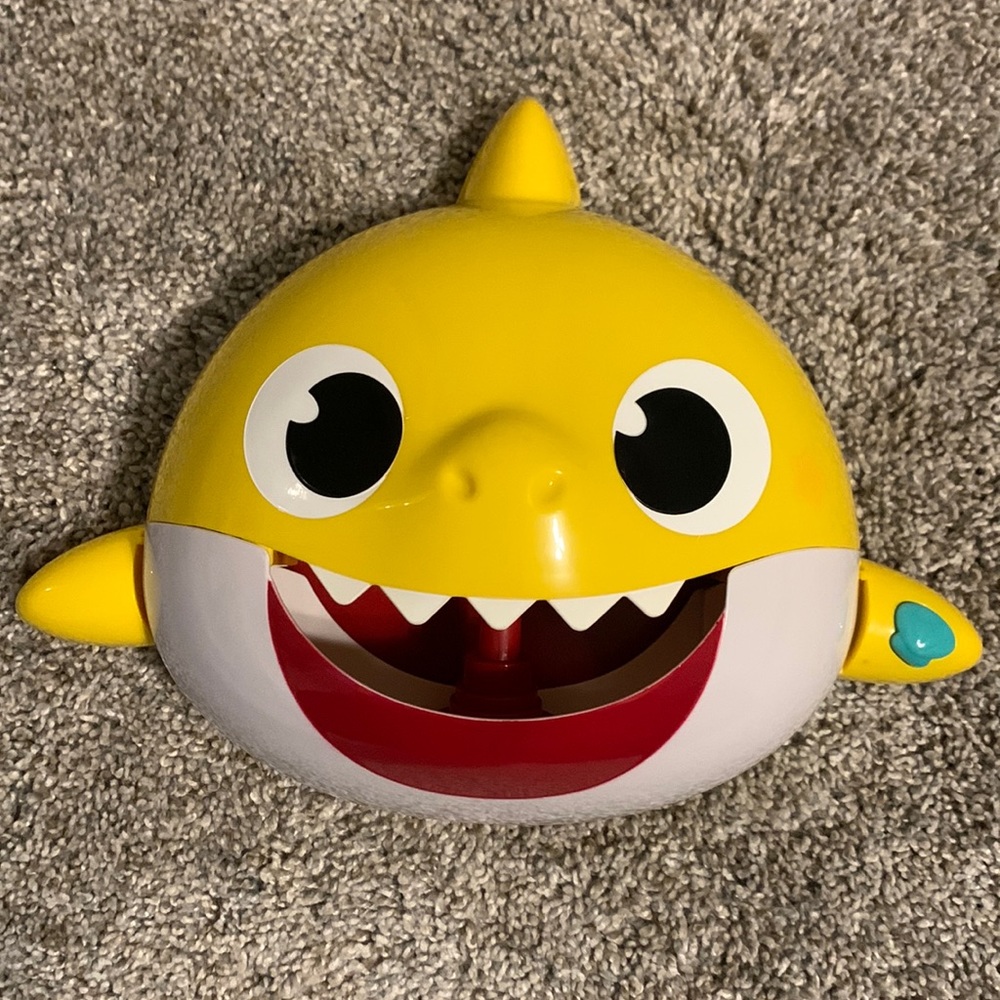 Baby Shark singing bath tub bubble maker